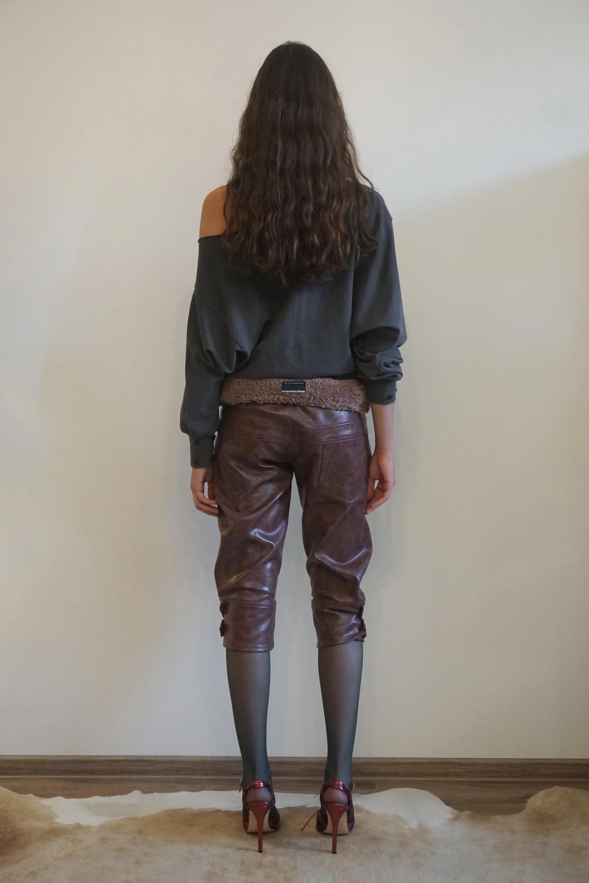 Capri Faux Leather Pants Burgundy - Image 4