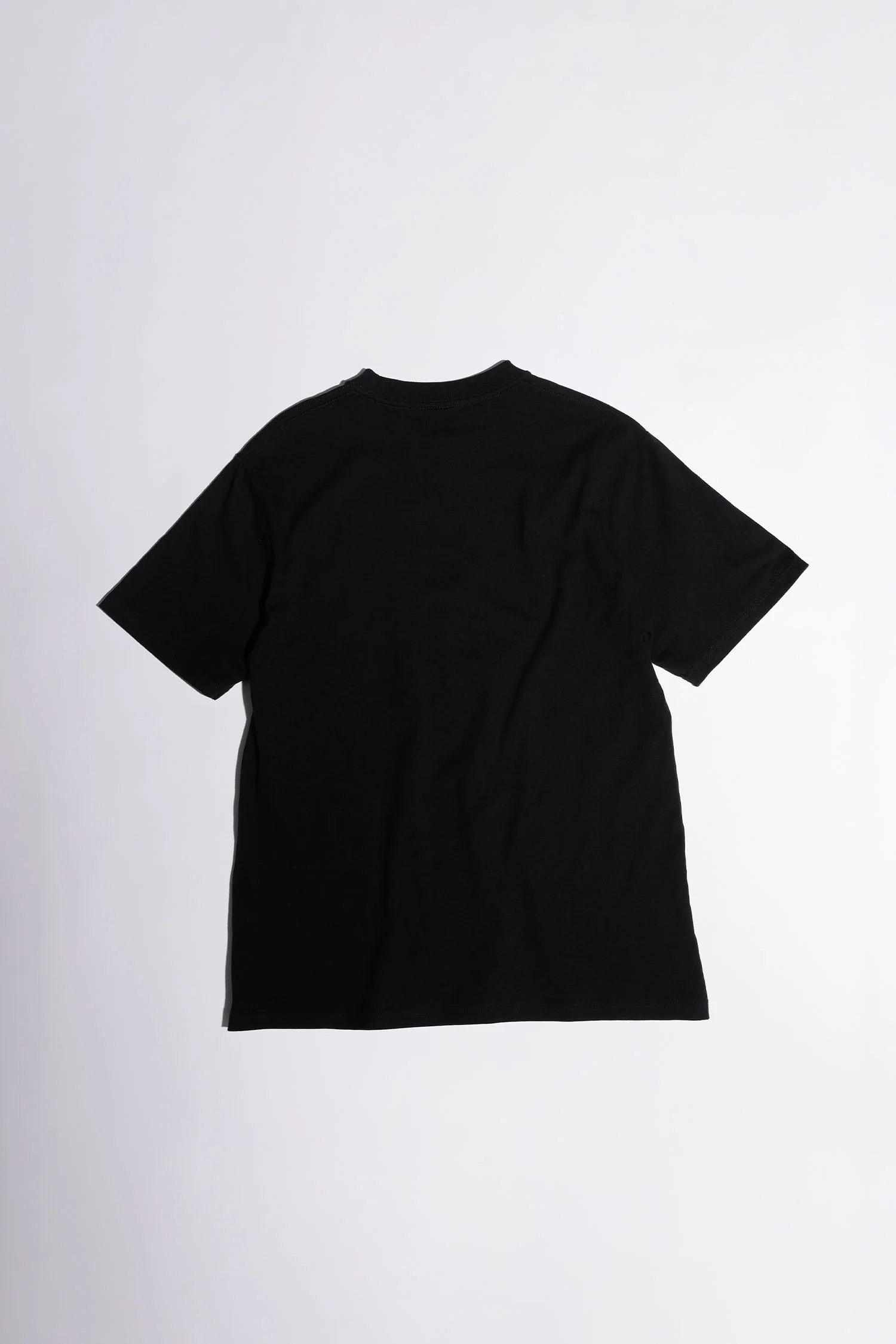 Looking for free Tee Black - Image 6