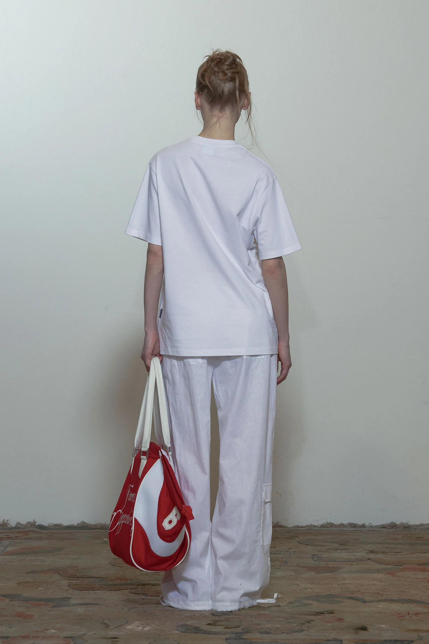 Looking for free Tee White - Image 3