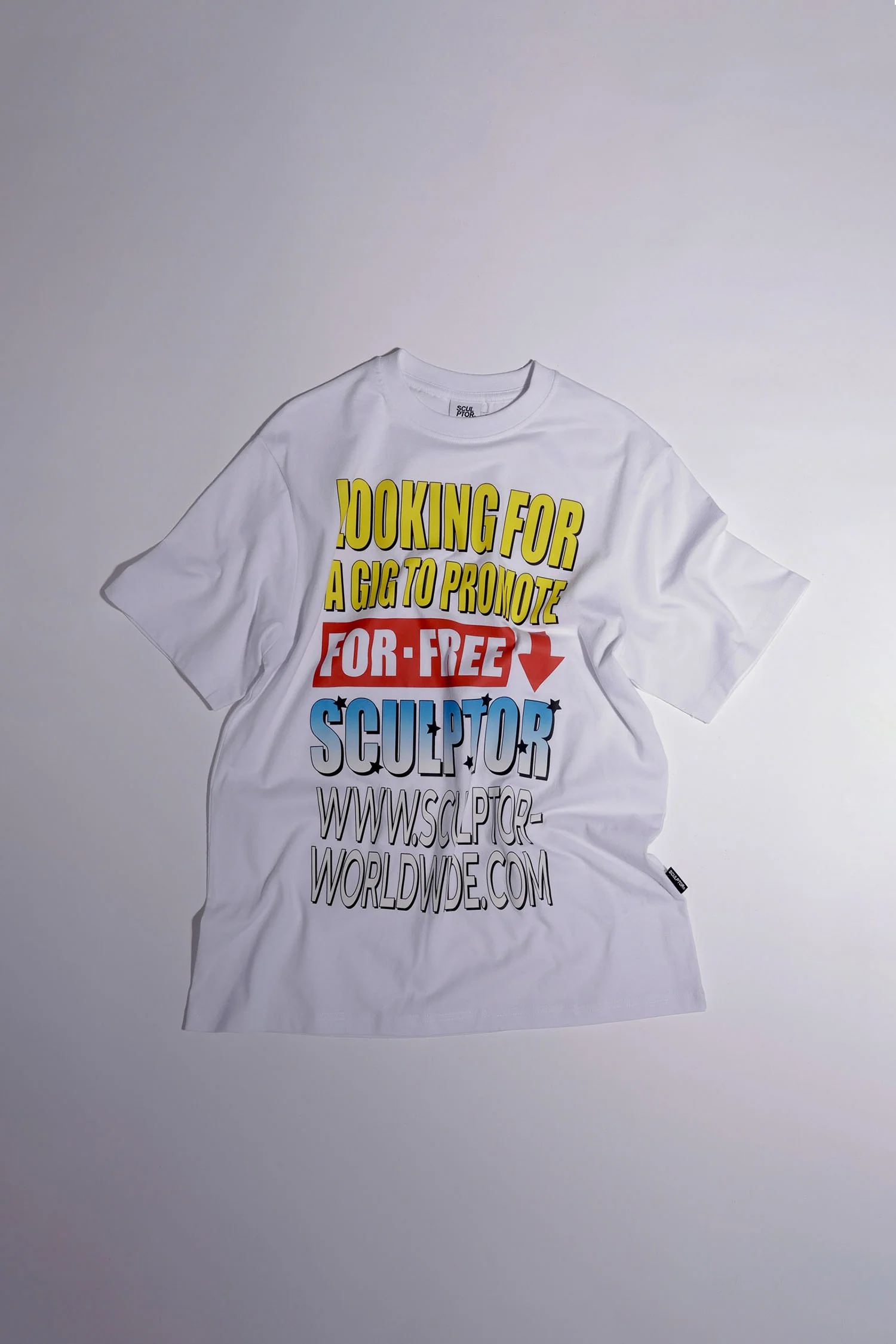 Looking for free Tee White - Image 4